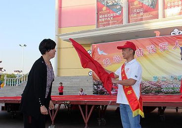 文化街社區(qū)舉辦“關(guān)心幫助殘疾人，實(shí)現(xiàn)美好中國夢”助殘日文藝演出